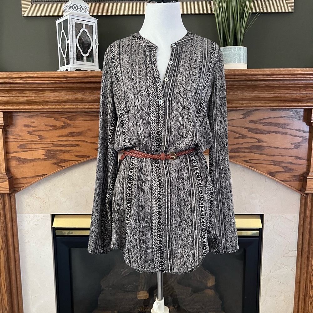 About a Girl‎ Black Tan Geometric Belted Tribal Boho Blouse Sz. L Juniors NWT